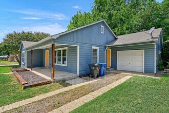 1721 S Fannin Ave in Denison, TX - Foto de edificio - Building Photo