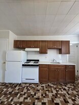 114 Woodbridge Ave in Highland Park, NJ - Building Photo