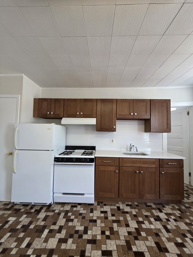 114 Woodbridge Ave