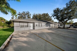 1407 SE 24th Ave in Cape Coral, FL - Building Photo