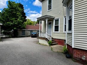 29 John St-Unit -2 in Attleboro, MA - Foto de edificio - Building Photo