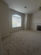 10282 N Whitney Ave in Fresno, CA - Building Photo - Building Photo