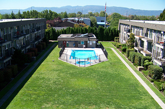 Valley Pines in Medford, OR - Foto de edificio