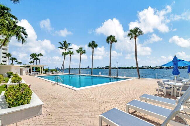 2600 N Flagler Dr in West Palm Beach, FL - Building Photo - Building Photo