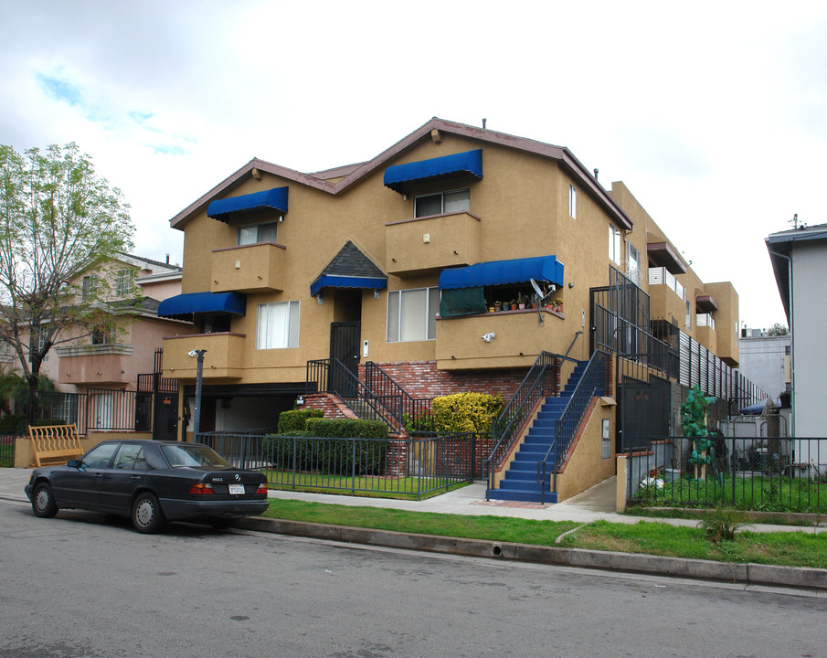5320 Riverton Ave in North Hollywood, CA - Foto de edificio