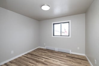 Green Acres Apartments in East Grand Forks, MN - Building Photo - Interior Photo