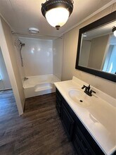 2021 N Battlebell Rd in Highlands, TX - Building Photo - Building Photo