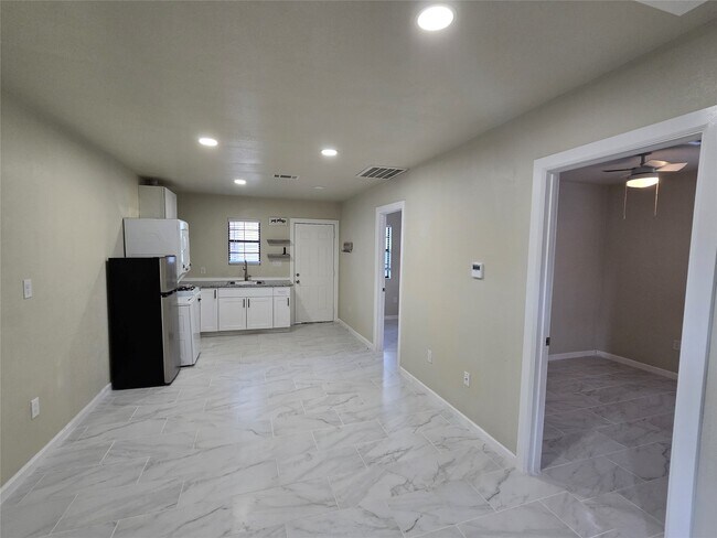 8703 Berndale St in Houston, TX - Building Photo - Building Photo