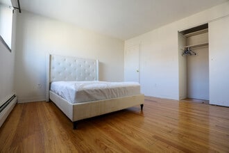 239 Kelton St, Unit 32 in Boston, MA - Building Photo - Building Photo