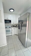 7989 NW 7th St in Miami, FL - Building Photo - Building Photo
