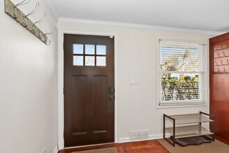 7329 Ash St in Prairie Village, KS - Building Photo - Building Photo