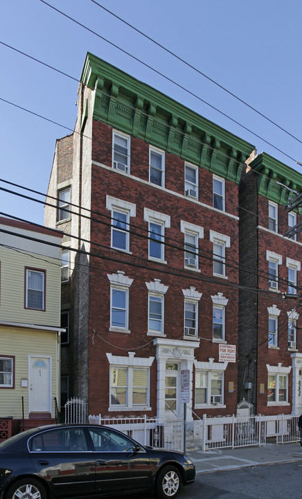 155 Duncan Ave in Jersey City, NJ - Foto de edificio