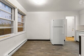 6614 E Burnside St in Portland, OR - Building Photo - Building Photo