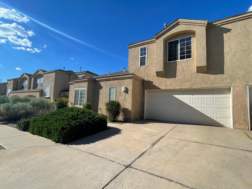 7243 Natalie Janae Ln NE in Albuquerque, NM - Foto de edificio