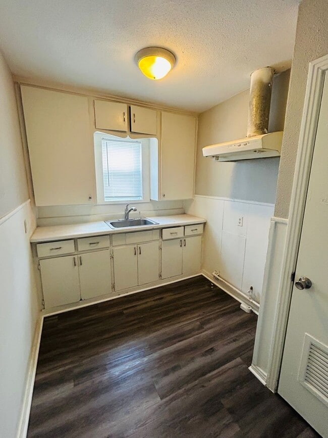 4623 Memorial Dr in Beverly Hills, TX - Building Photo - Building Photo