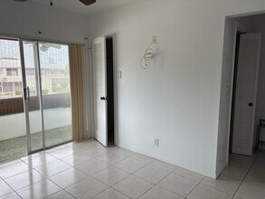 137 Salisbury E in West Palm Beach, FL - Building Photo - Building Photo