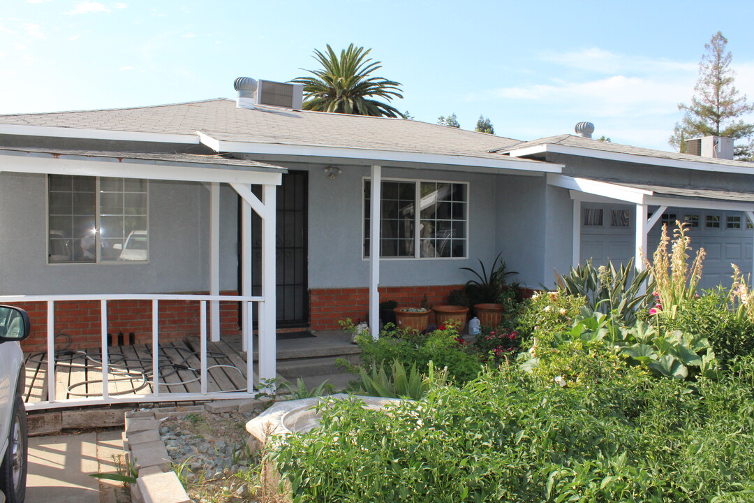 1043 Jay St in Olivehurst, CA - Building Photo