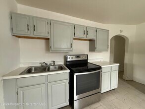 402 S Sherman St in Wilkes-Barre, PA - Building Photo - Building Photo