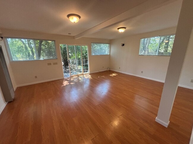 552 Summit Dr in Emerald Hills, CA - Building Photo - Building Photo