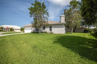 4240 Hearthstone Dr in Sarasota, FL - Building Photo - Building Photo