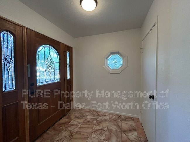 8913 Sirocka Dr in Benbrook, TX - Building Photo - Building Photo