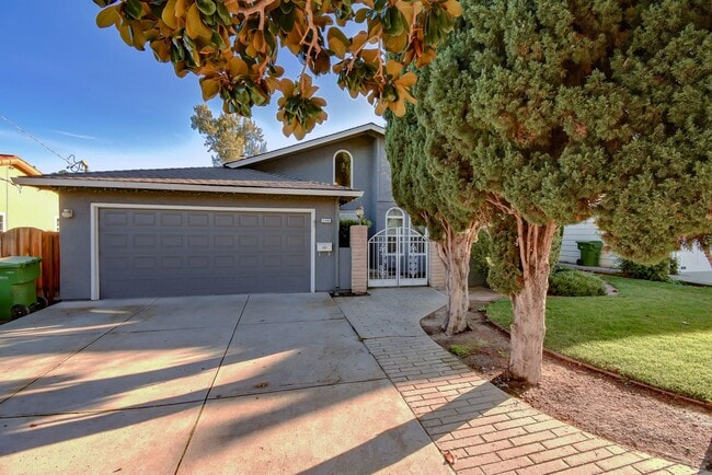 property at 1155 Lincoln St