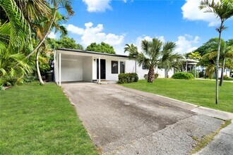 51 NE 56th Ct in Oakland Park, FL - Building Photo - Building Photo