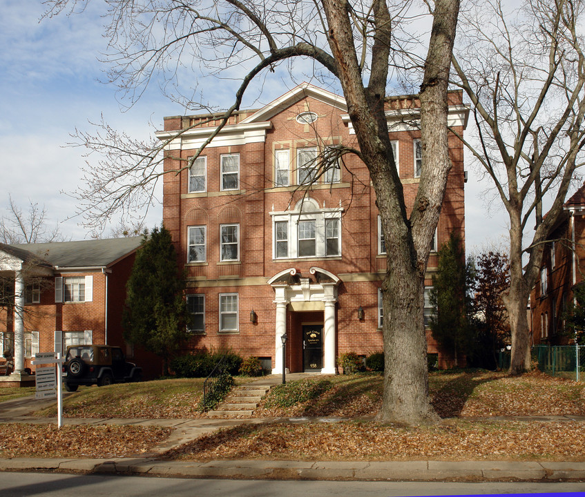 Park Central Apartments in Huntington, WV - Building Photo