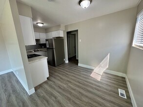 4344 S Adams Ave in Ogden, UT - Foto de edificio - Building Photo