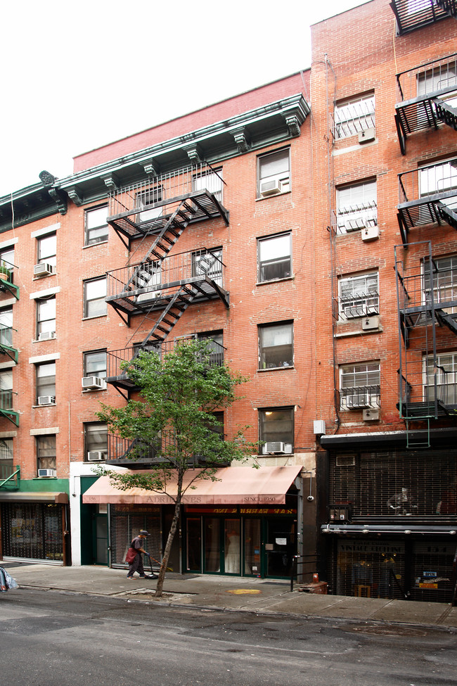 156 Orchard St in New York, NY - Foto de edificio - Building Photo