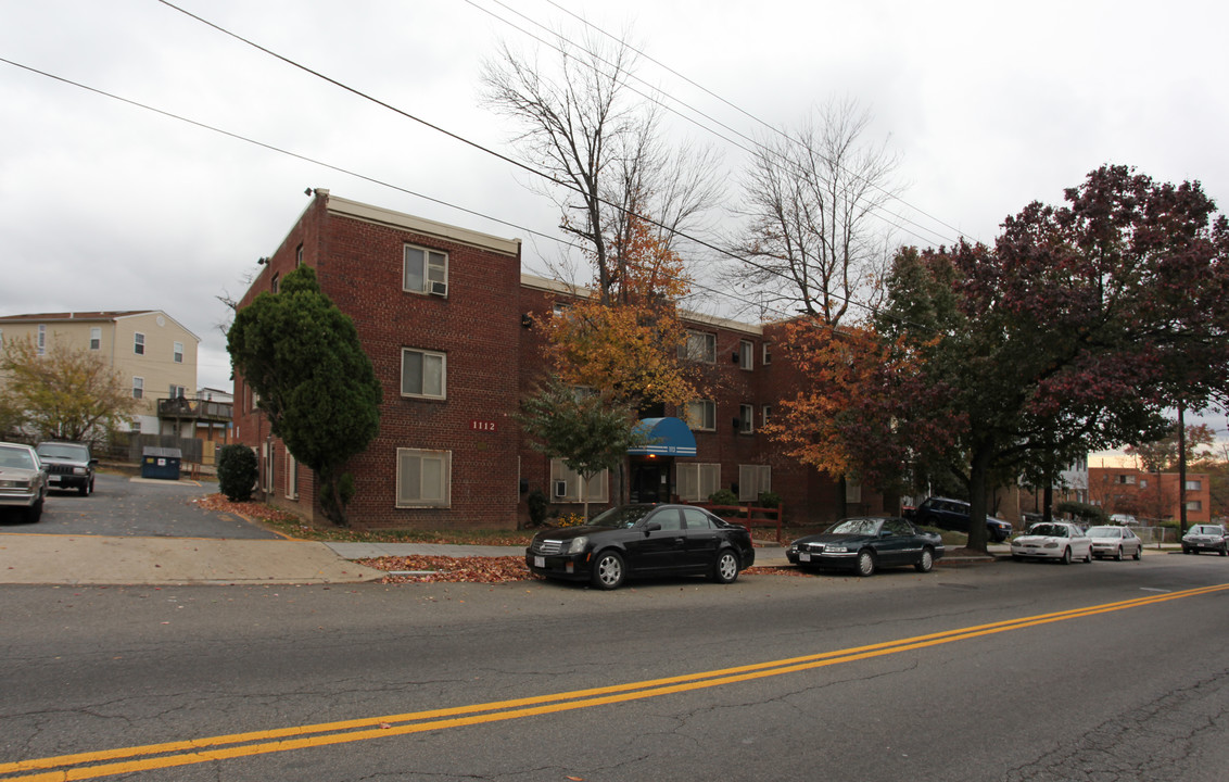 1112 Eastern Ave NE in Washington, DC - Foto de edificio