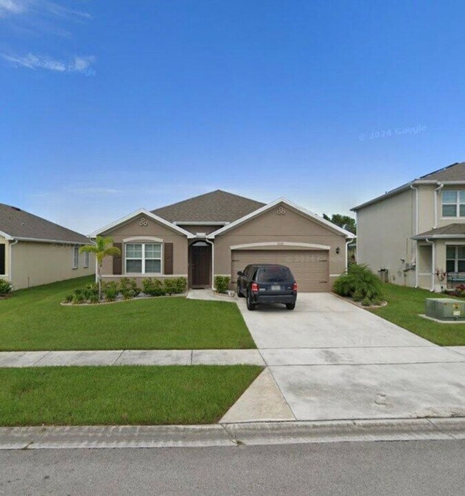3222 Trinity Cir in Fort Pierce, FL - Building Photo