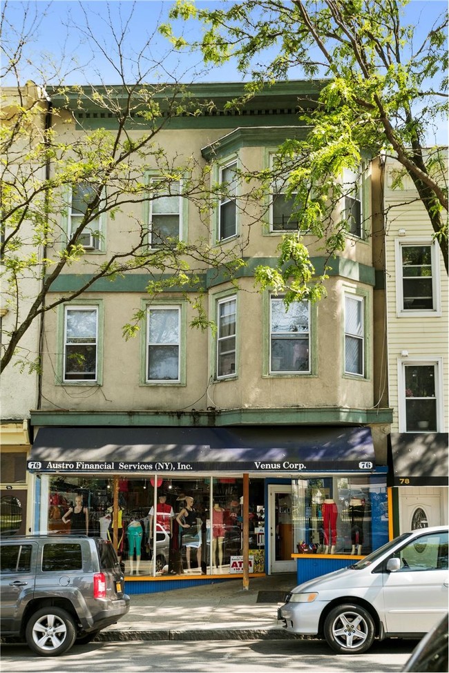 76 Beekman Ave in Tarrytown, NY - Foto de edificio - Building Photo