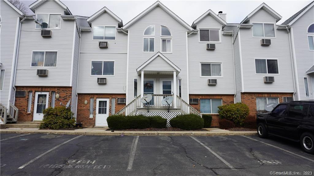925 Oronoke Rd in Waterbury, CT - Building Photo
