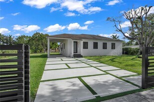 5805 SW 46th Terrace in Miami, FL - Building Photo