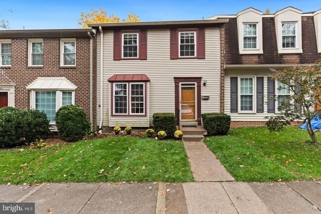 property at 5823 Berkshire Ct