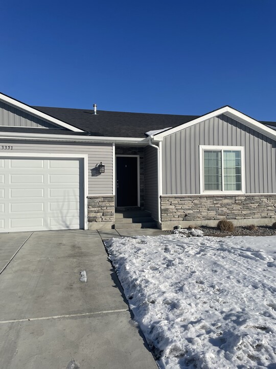 3351 Kathaway Ln in Ammon, ID - Building Photo