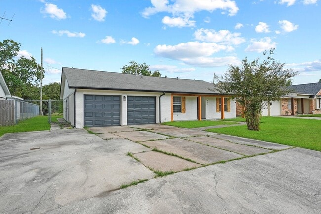 property at 406 Riverbend St