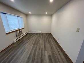 2119 S 60th St-Unit -6 in West Allis, WI - Building Photo - Building Photo