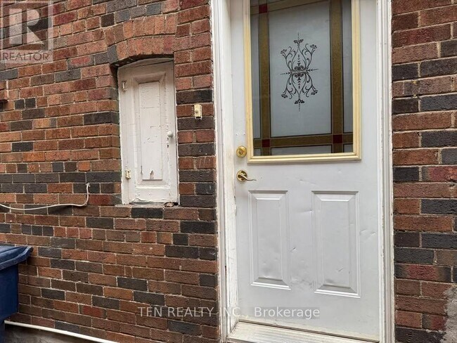 926 Avenue Rd in Toronto, ON - Building Photo - Building Photo