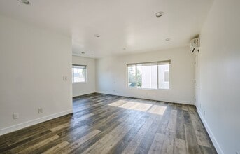 1333 W 36th Pl, Unit 3 in Los Angeles, CA - Foto de edificio - Building Photo