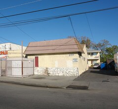 11311 Burbank Blvd in North Hollywood, CA - Building Photo - Building Photo