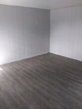 406 Franklin Avenue, Unit B in Salem, OH - Foto de edificio - Building Photo