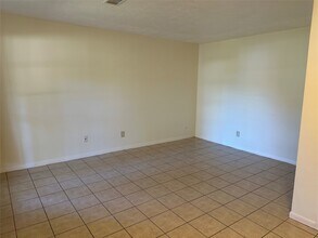 1101 Ellen Dr in Deer Park, TX - Building Photo - Building Photo