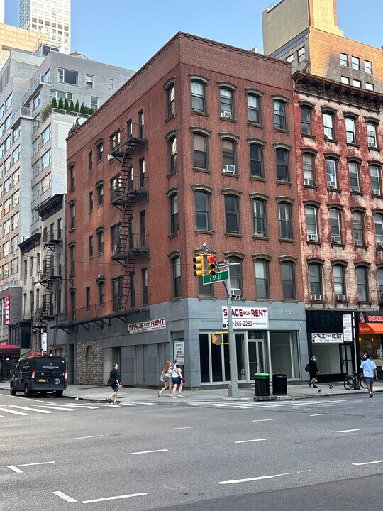 914 3rd Ave in New York, NY - Building Photo