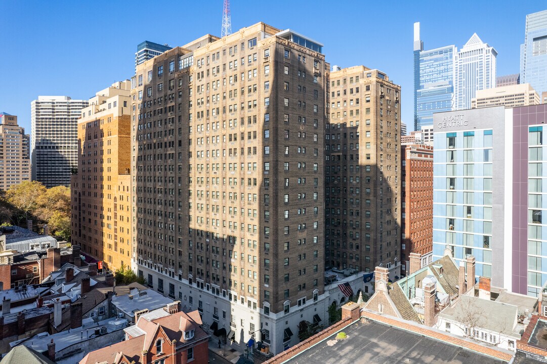 The Warwick in Philadelphia, PA - Building Photo