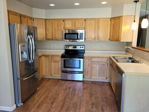 305 Holbrook St in Colorado Springs, CO - Building Photo - Building Photo