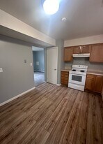 1627 W Maple St in Rawlins, WY - Building Photo