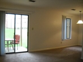 3751 Donovan Dr, Unit D in Tallahassee, FL - Building Photo - Building Photo