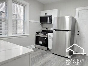 2937 N Fairfield Ave, Unit 1 in Chicago, IL - Building Photo - Building Photo